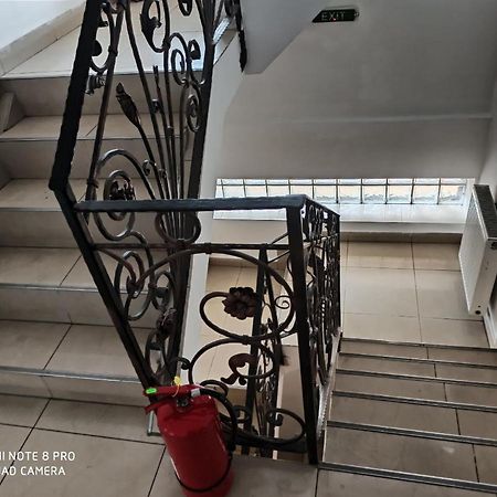 Отель Quik Брашов Экстерьер фото